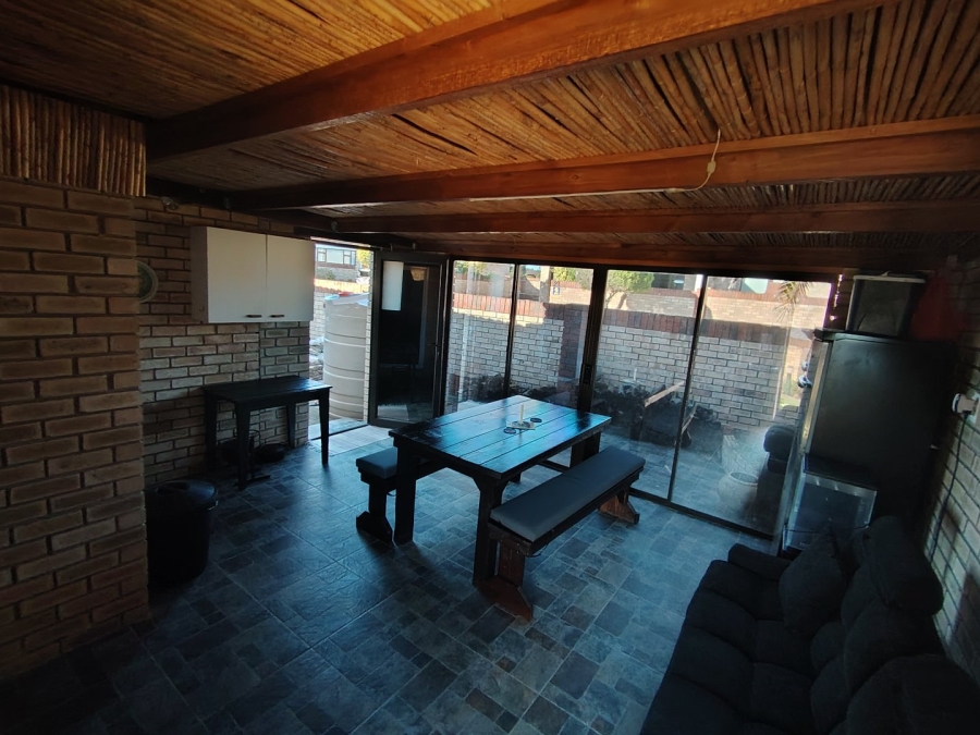 2 Bedroom Property for Sale in Walmer Downs Eastern Cape